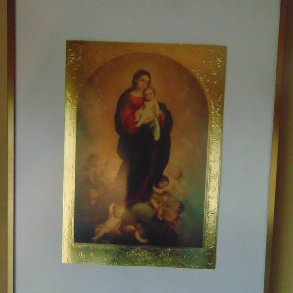 Mary holding Baby Jesus, Surrounded by Angels, Vintage Gold Metal Frame. 8 x 10 - Picture 7 of 10